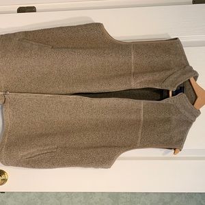 Venzia fleece vest with pockets.